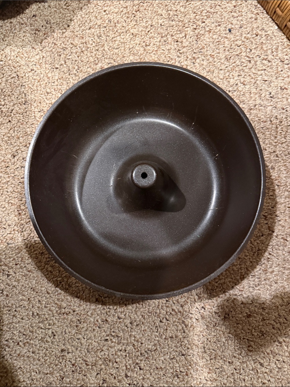 Set of Two Bundt Cake Pans - White Ceramic & Dark Nonstick - Picture 3 of 4